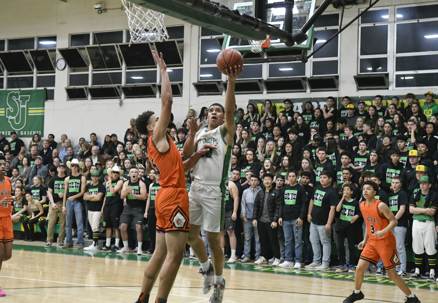 022020 Fresno C vs SJ basketball 08.jpg